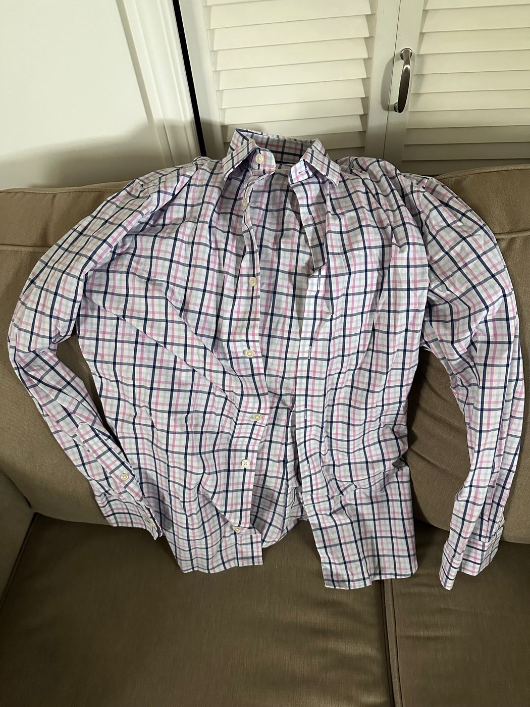 Wrinkle Resistent Athletic Fit Men's Button Down