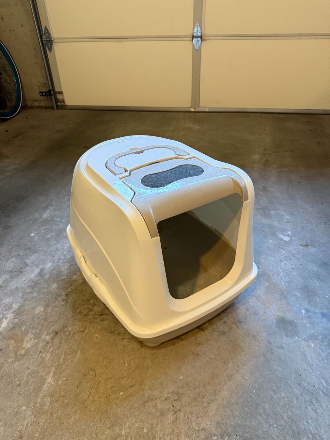 Cat Litter Box