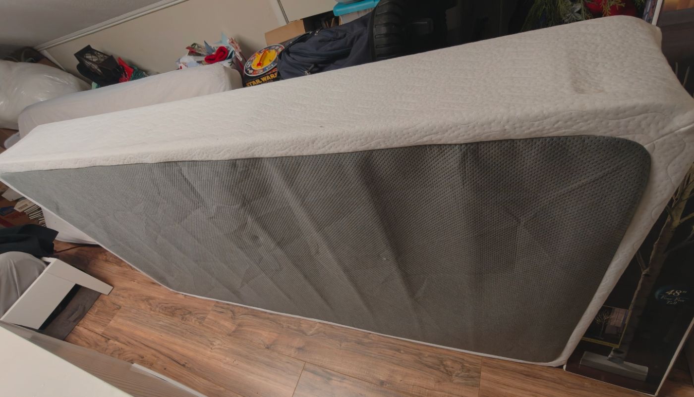Twin metal frame box spring/bed platform